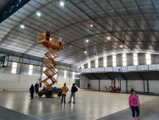 Mantenimiento y cambio de luminarias Complejo Polideportivo